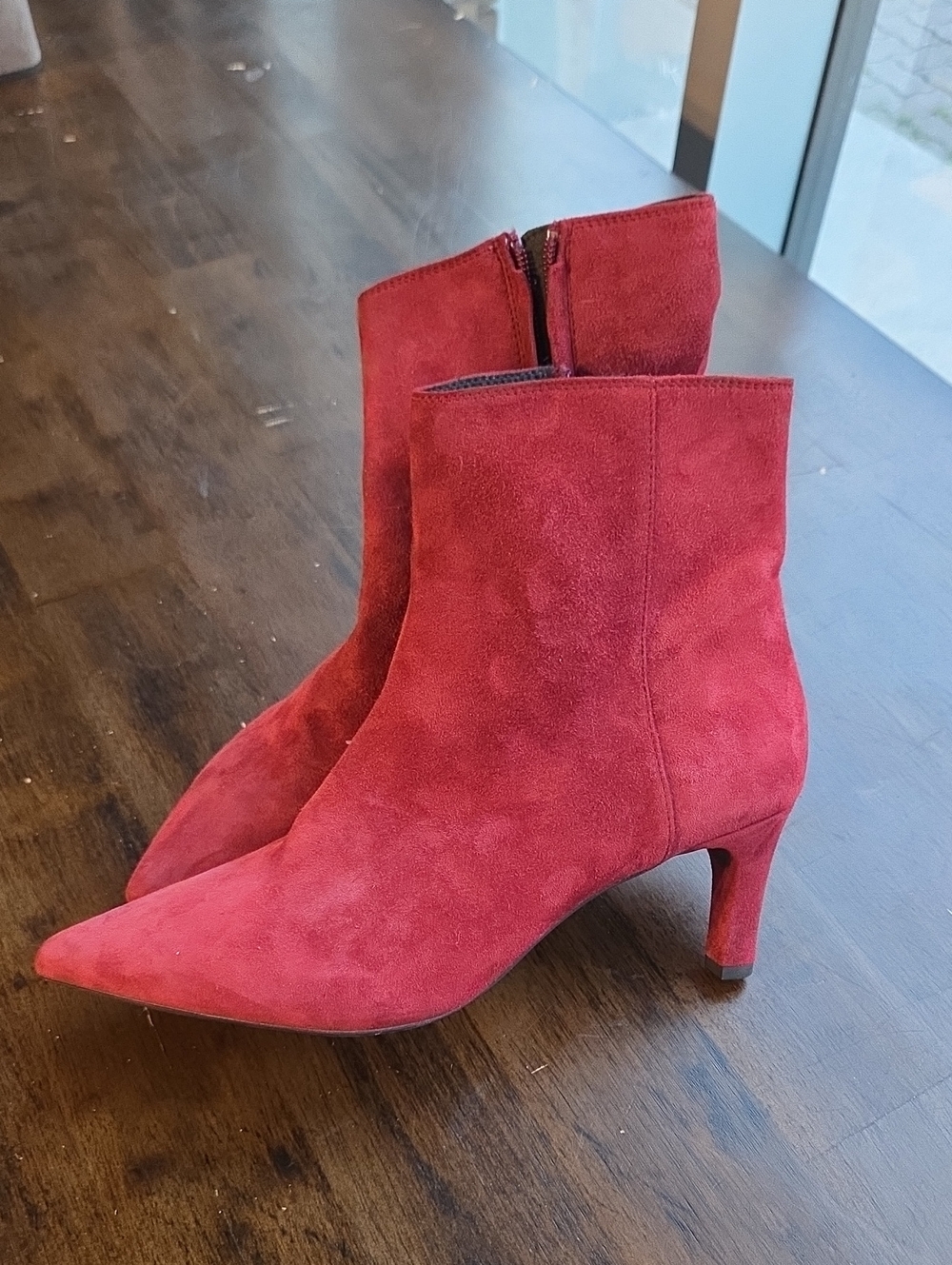 Geox Size 8 Women's Red Suede Pointed-Toe Ankle Booties with Side Zip